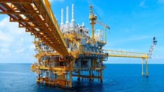 Resumo do mercado financeiro semanal: gráfico do Ibovespa em alta com Petrobras e ouro subindo, enquanto Vale registra prejuízo de US$ 3,8 bilhões — Dose Financeira #19 HealthMoney, 19 de fevereiro de 2026